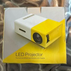 LED Projector with HDMI IPhone cable